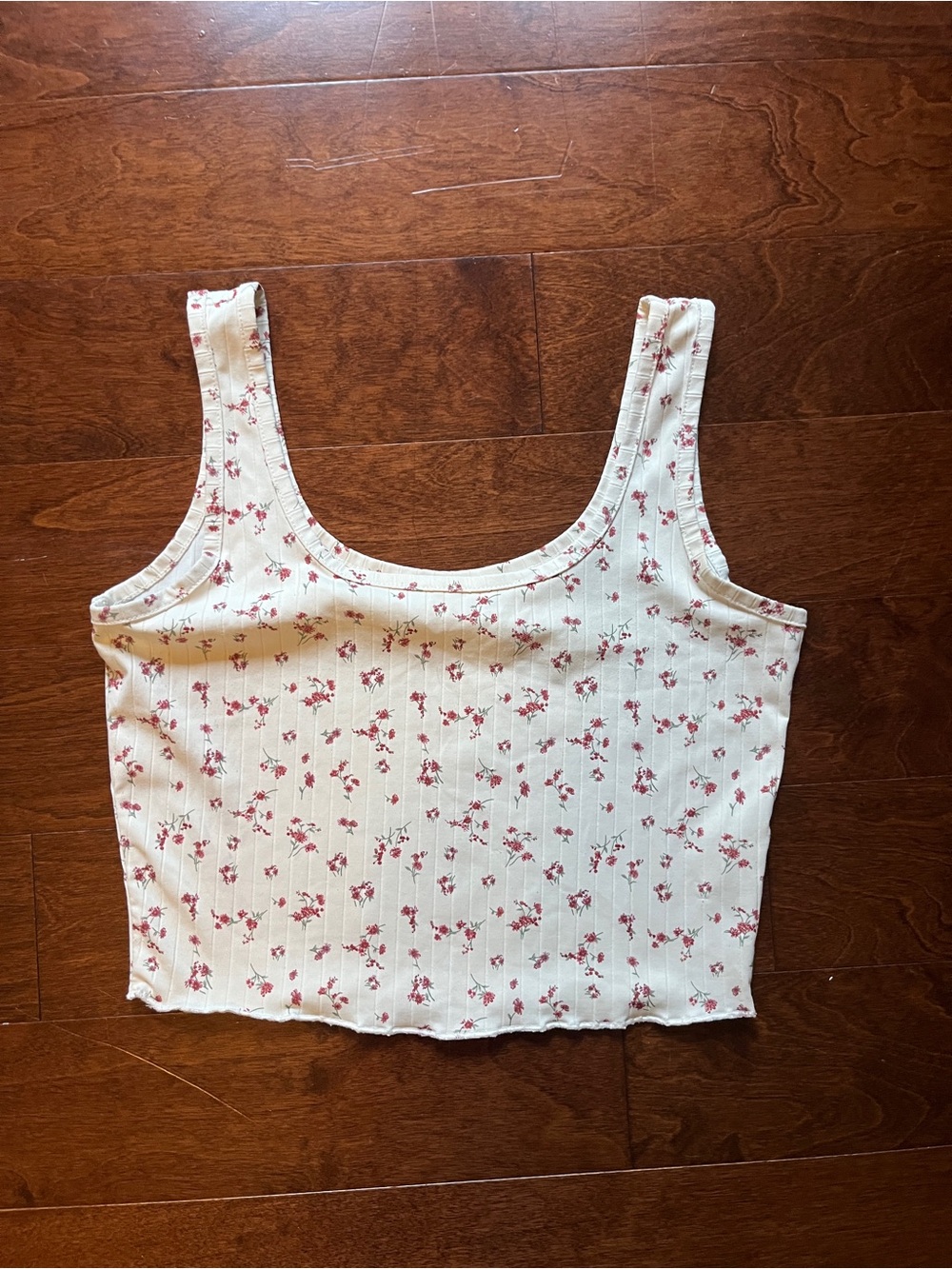 SHEIN Cream Ribbed Floral Scoop Crop Tank with Pink Blossoms